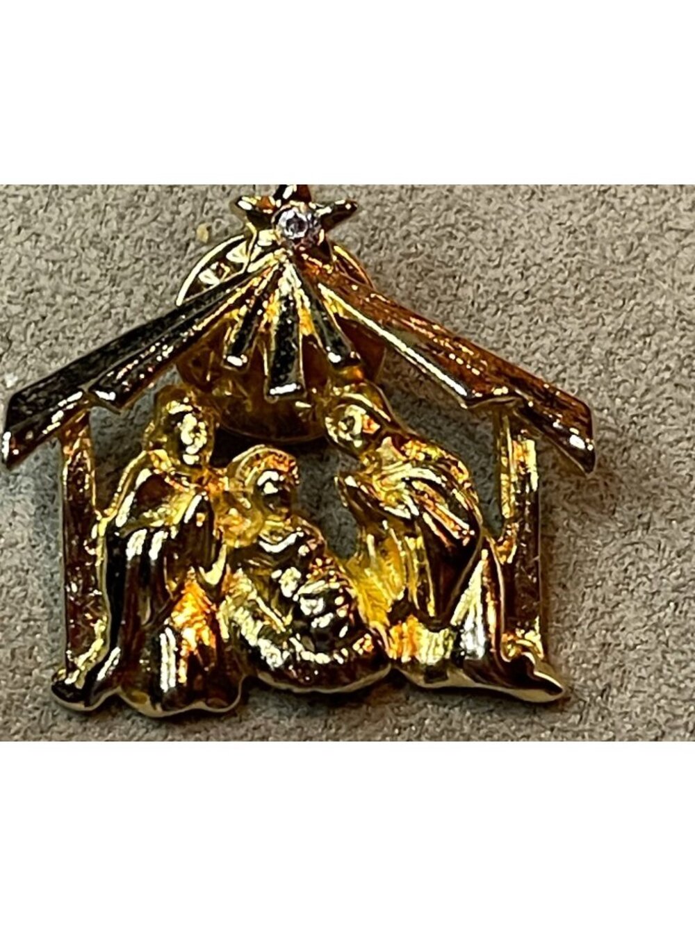 Vintage 80s Nativity Scene Lapel Pin Gold Tone Rhinestone Star Christmas Manger